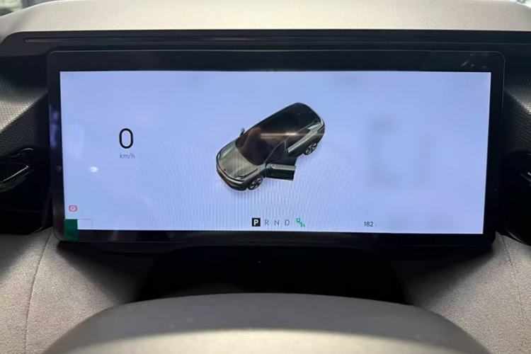 Used Lynk & Co 08 EM-P 2025 120km Long-Range Pro Interior 2