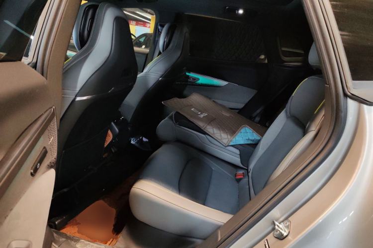 Used Lynk & Co 08 EM-P 2025 245km Ultra-Long Range Halo Interior 4