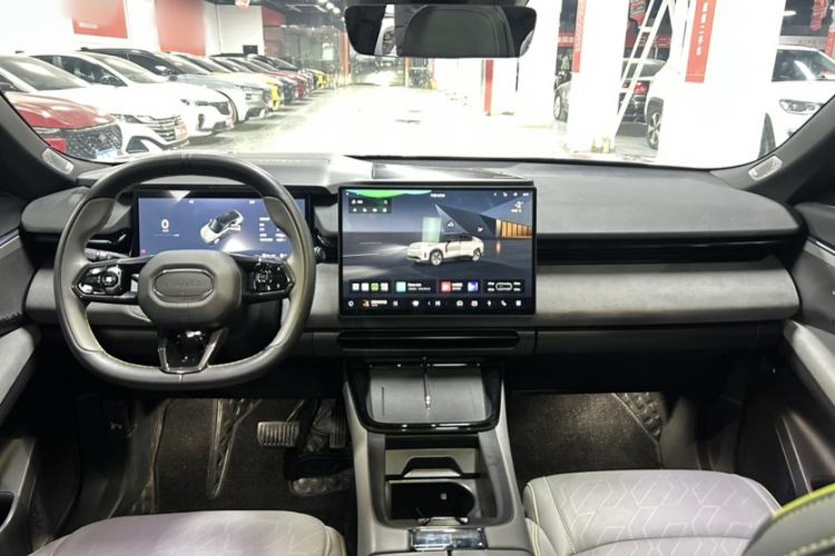 Used Lynk & Co 08 EM-P 2025 120km Long-Range Pro Interior 4
