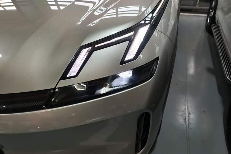 Used Lynk & Co 08 EM-P 2025 120km Long-Range Pro Left Front Headlight