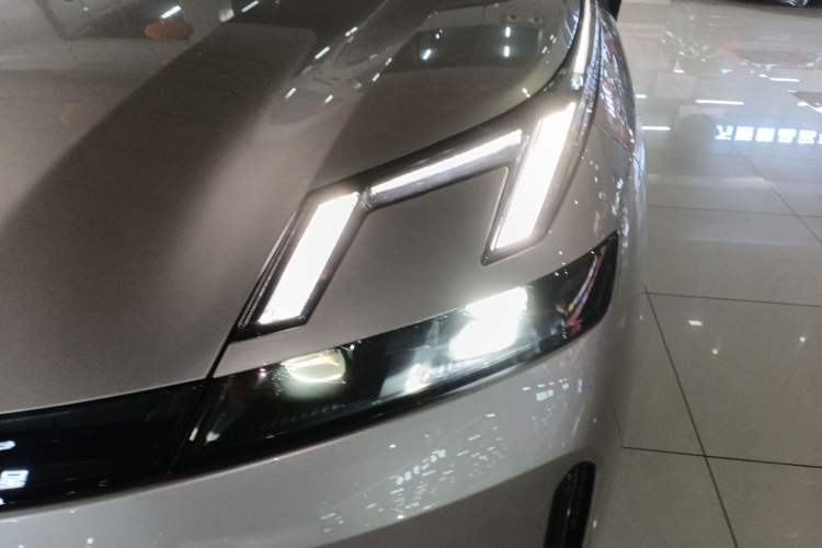 Used Lynk & Co 08 EM-P 2025 120km Long-Range Pro Left Front Headlight