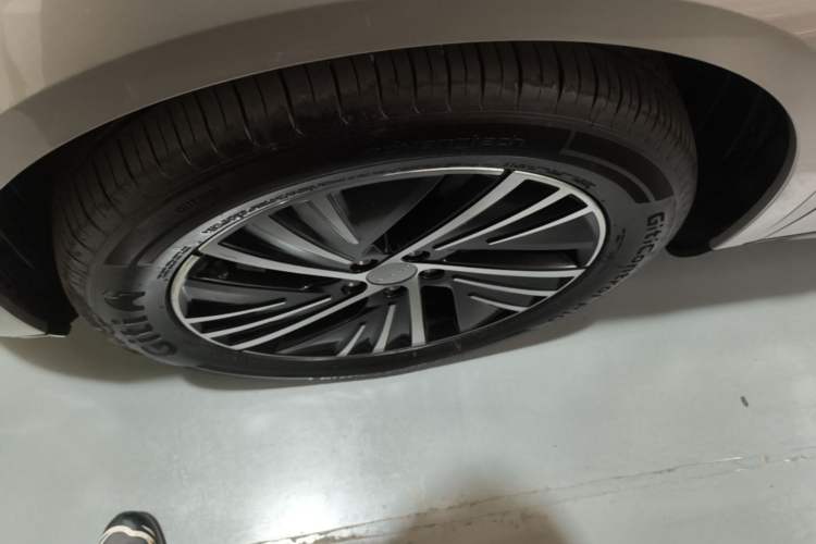 Used Lynk & Co 08 EM-P 2025 120km Long-Range Pro Left Front Wheel Hub
