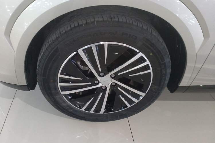 Used Lynk & Co 08 EM-P 2025 120km Long-Range Pro Left Front Wheel Hub