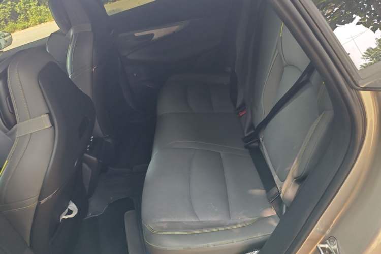 Used Lynk & Co 08 EM-P 2025 120km Long-Range Halo Left Rear Seat