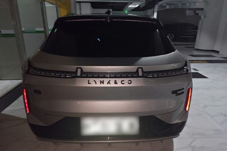 Used Lynk & Co 08 EM-P 2025 220 km All-Wheel-Drive Performance Halo Rear
