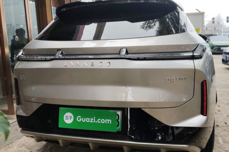 Used Lynk & Co 08 EM-P 2025 220 km All-Wheel-Drive Performance Halo Rear