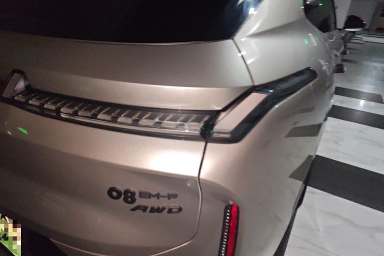 Used Lynk & Co 08 EM-P 2025 220 km All-Wheel-Drive Performance Halo Right Rear Taillight