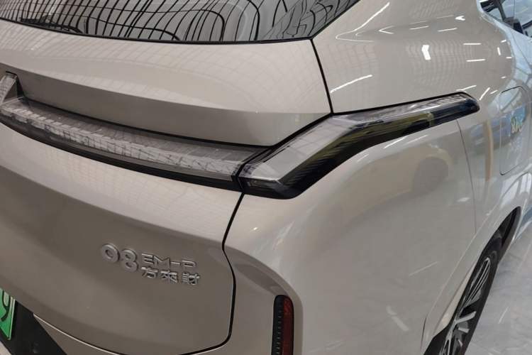 Used Lynk & Co 08 EM-P 2025 120km Long-Range Plus Right Rear Taillight