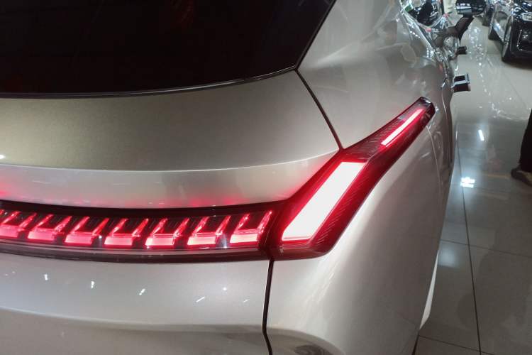 Used Lynk & Co 08 EM-P 2025 120km Long-Range Pro Right Rear Taillight