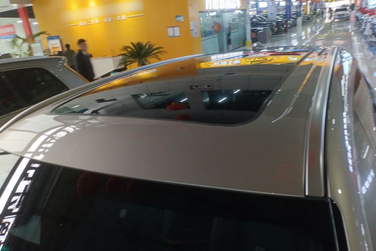 Used Lynk & Co 08 EM-P 2025 120km Long-Range Pro Roof