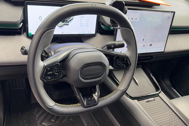 Used Lynk & Co 08 EM-P 2025 120km Long-Range Pro Steering Wheel