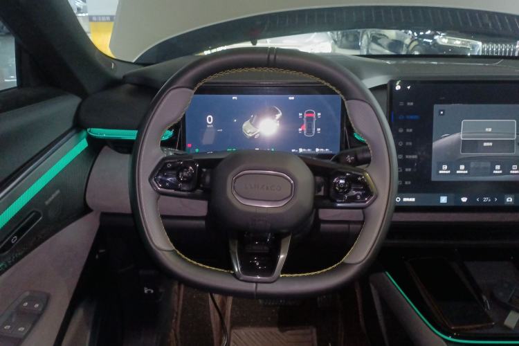 Used Lynk & Co 08 EM-P 2025 120km Long-Range Pro Steering Wheel