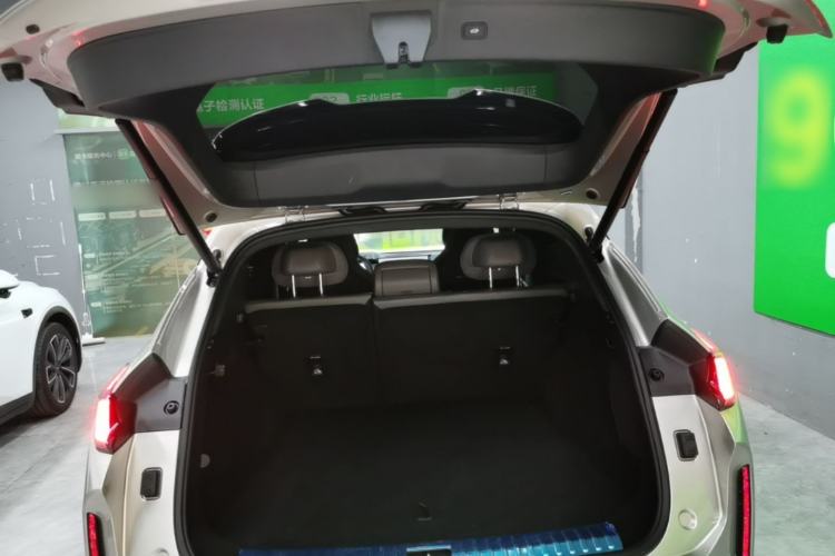 Used Lynk & Co 08 EM-P 2025 245km Ultra-Long Range Halo Trunk