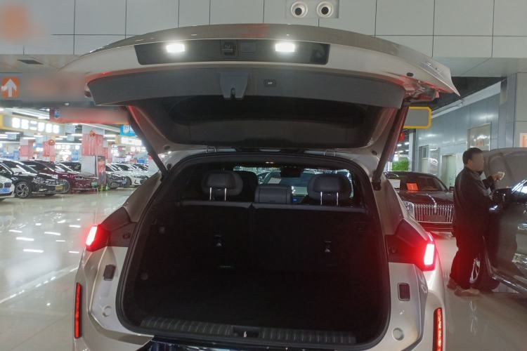 Used Lynk & Co 08 EM-P 2025 120km Long-Range Pro Trunk