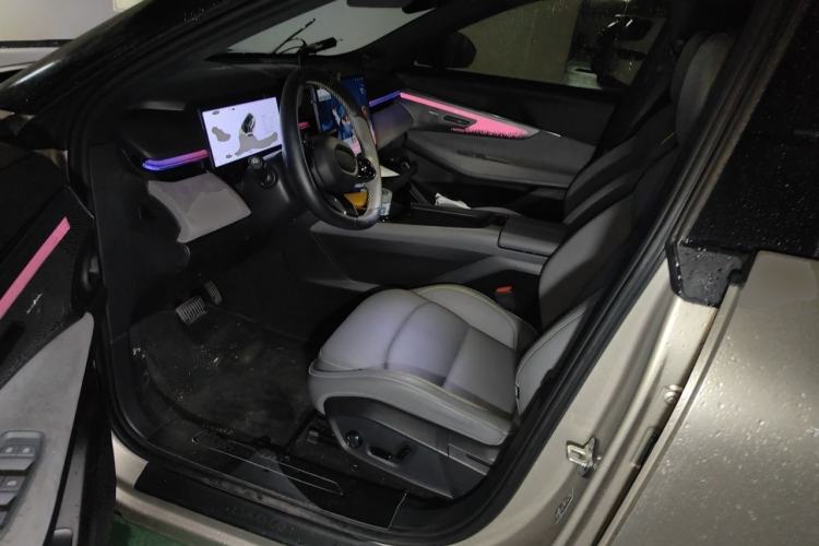 Used Lynk & Co 08 EM-P 2025 120km Long-Range Pro Driver Seat