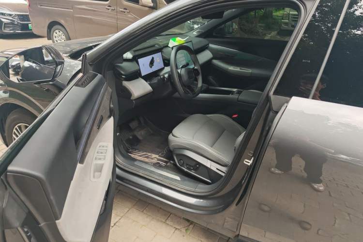 Used Lynk & Co 08 EM-P 2025 120km Long-Range Halo Driver Seat