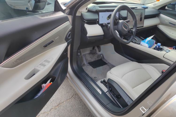 Used Lynk & Co 08 EM-P 2025 245km Ultra-Long Range Halo Driver Seat