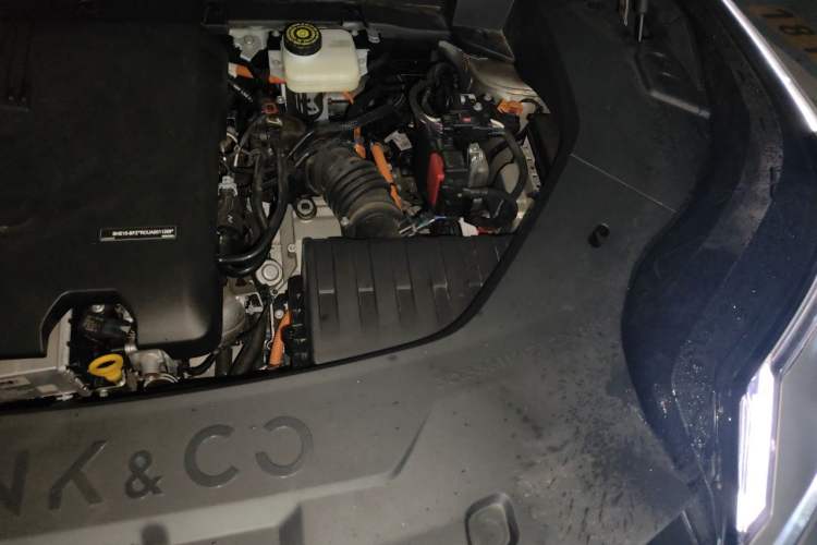 Used Lynk & Co 08 EM-P 2025 120km Long-Range Pro Engine Bay Left