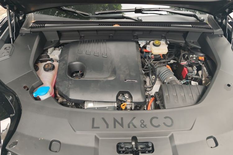 Used Lynk & Co 08 EM-P 2025 120km Long-Range Halo Engine Bay