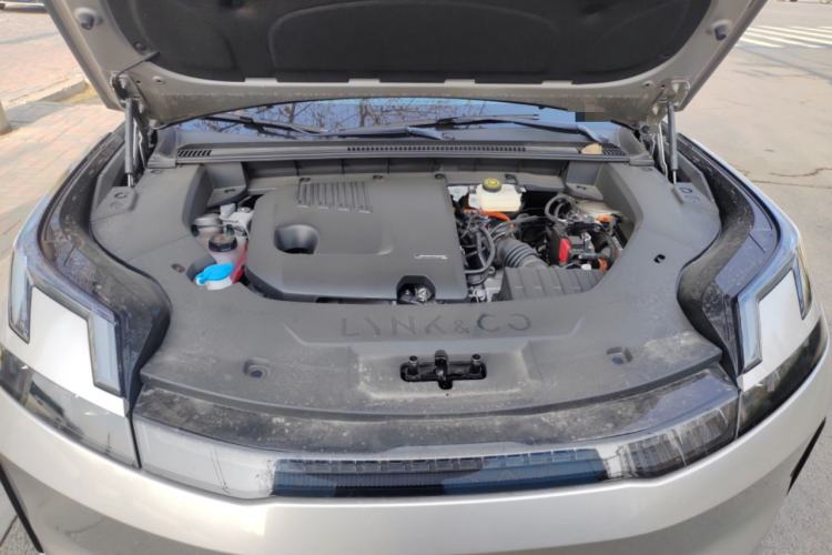 Used Lynk & Co 08 EM-P 2025 245km Ultra-Long Range Halo Engine Bay