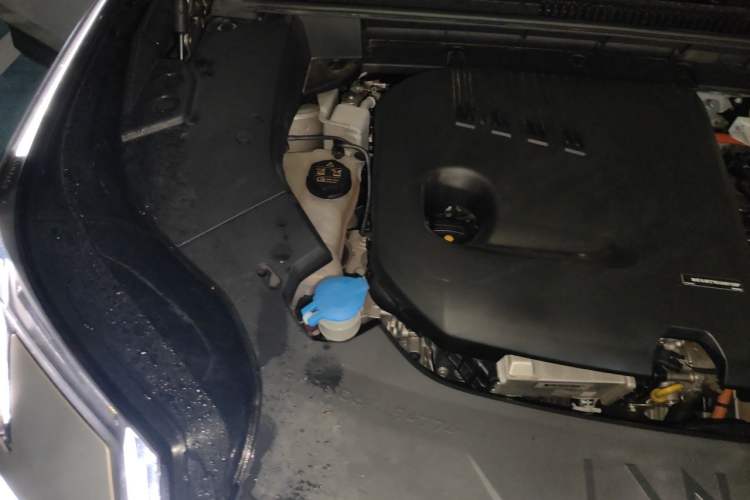 Used Lynk & Co 08 EM-P 2025 120km Long-Range Pro Engine Bay Right