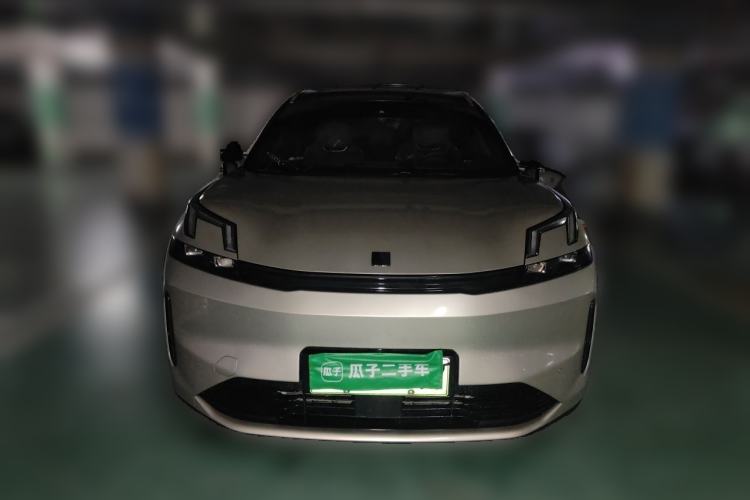 Used Lynk & Co 08 EM-P 2025 120km Long-Range Pro Front