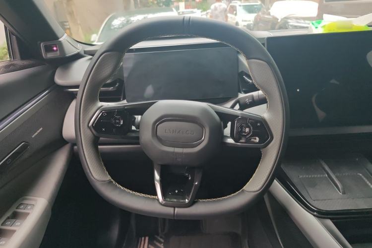 Used Lynk & Co 08 EM-P 2025 120km Long-Range Halo Steering Wheel