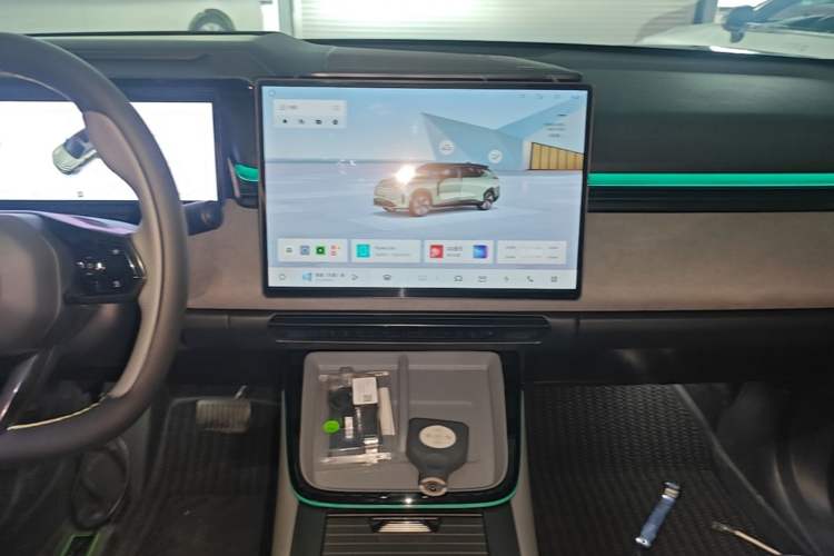 Used Lynk & Co 08 EM-P 2025 120km Long-Range Halo Audio And AC Panel