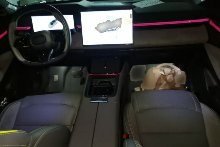 Used Lynk & Co 08 EM-P 2025 120km Long-Range Halo Center Console