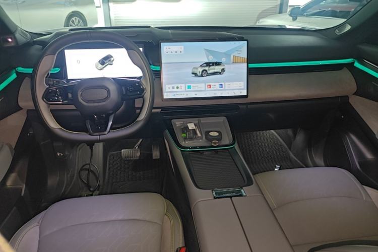 Used Lynk & Co 08 EM-P 2025 120km Long-Range Halo Center Console