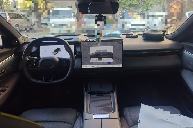 Used Lynk & Co 08 EM-P 2025 120km Long-Range Plus Center Console