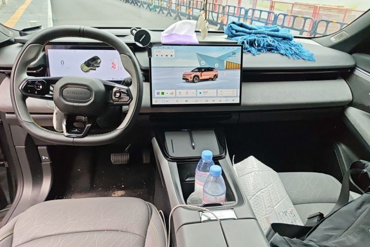 Used Lynk & Co 08 EM-P 2025 120km Long-Range Halo Center Console