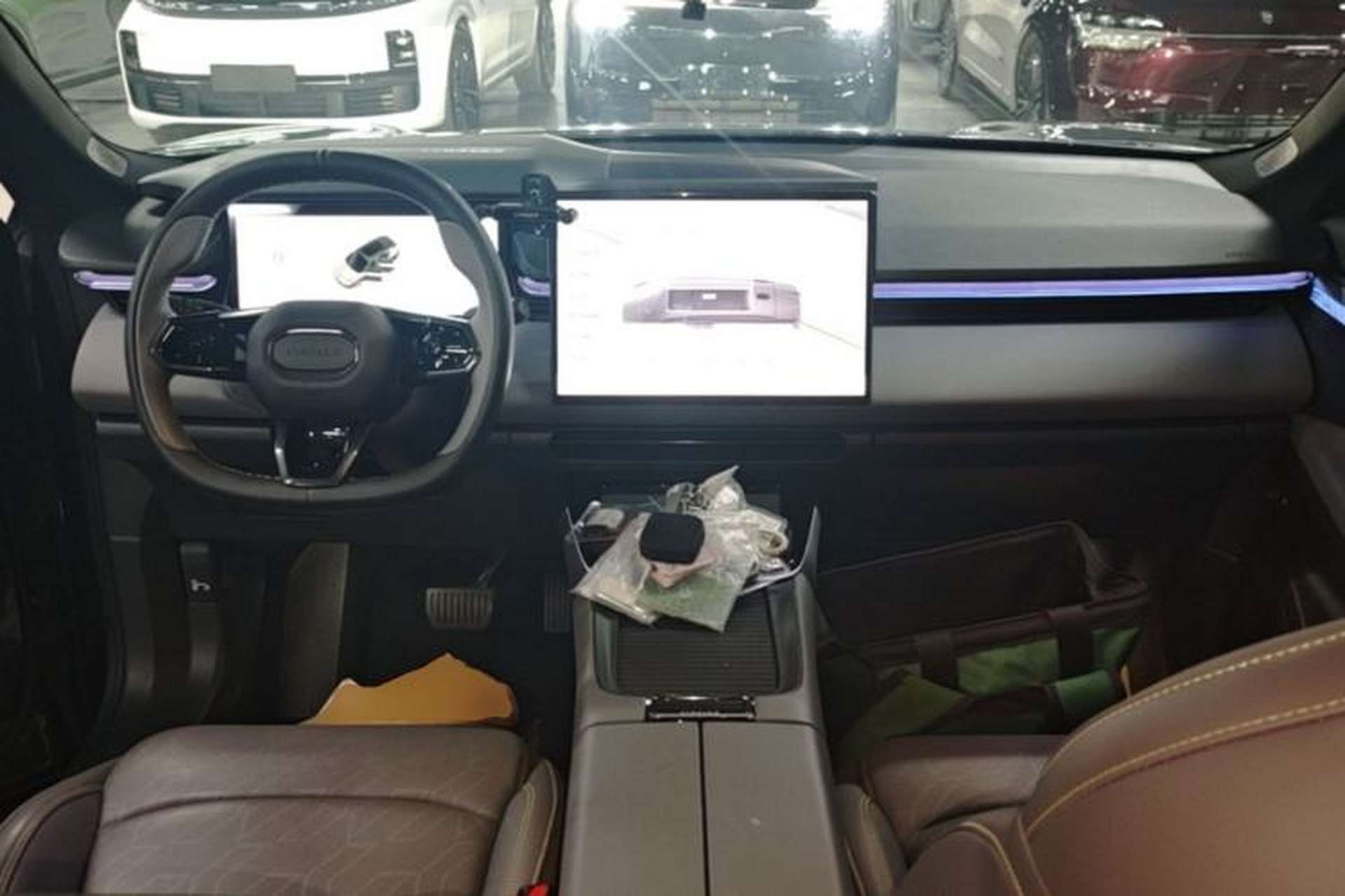 Used Lynk & Co 08 EM-P 2025 120km Long-Range Plus Center Console