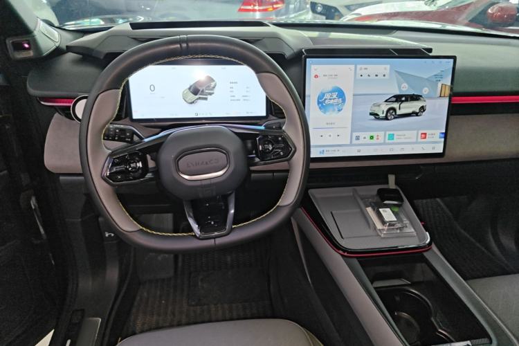 Used Lynk & Co 08 EM-P 2025 120km Long-Range Halo Center Console