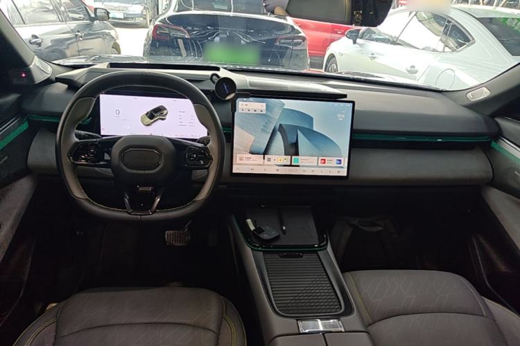 Used Lynk & Co 08 EM-P 2025 120km Long-Range Halo Center Console