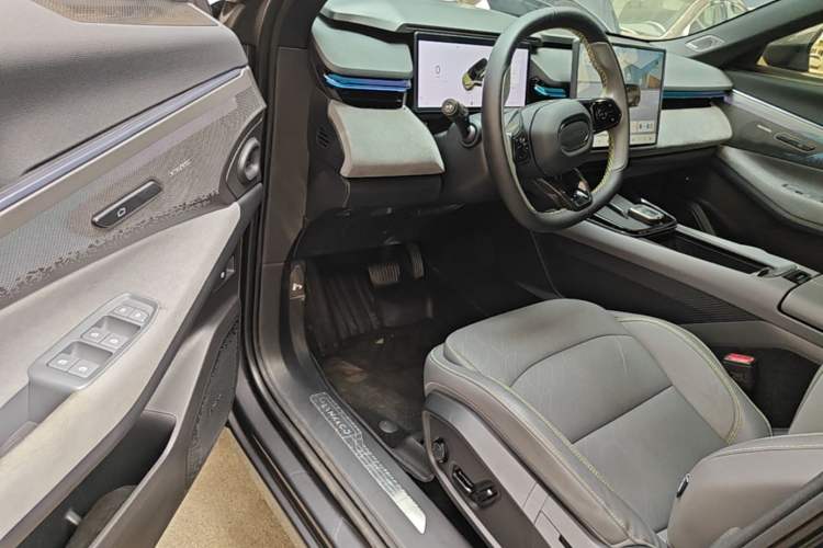 Used Lynk & Co 08 EM-P 2025 120km Long-Range Pro Driver Seat