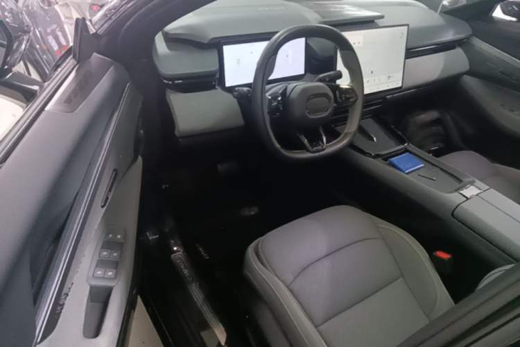 Used Lynk & Co 08 EM-P 2025 120km Long-Range Pro Driver Seat