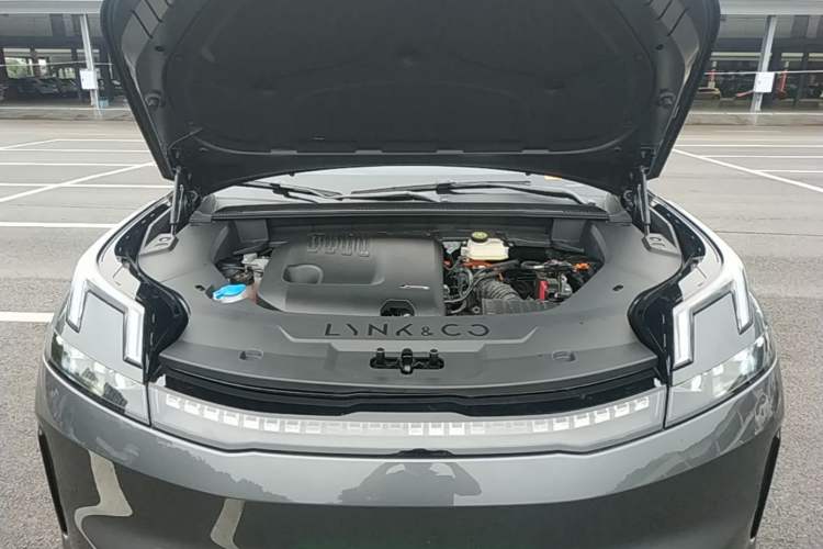 Used Lynk & Co 08 EM-P 2025 120km Long-Range Halo Engine Bay