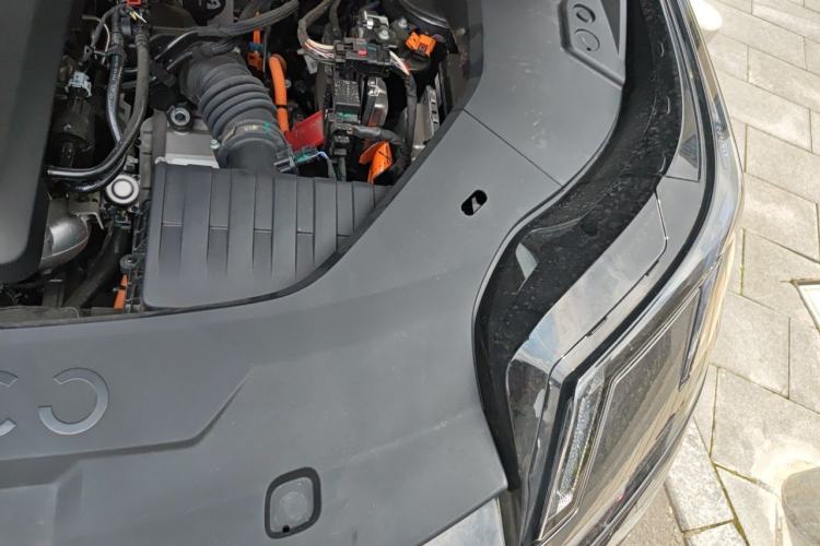 Used Lynk & Co 08 EM-P 2025 120km Long-Range Halo Engine Bay Left