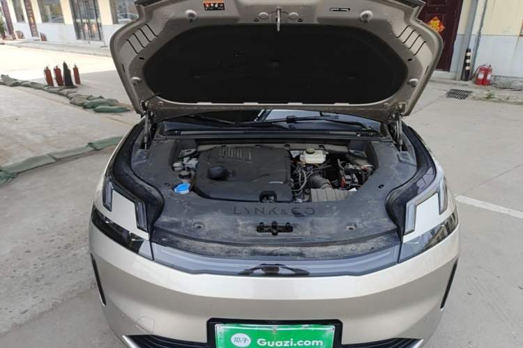 Used Lynk & Co 08 EM-P 2025 120km Long-Range Pro Engine Bay