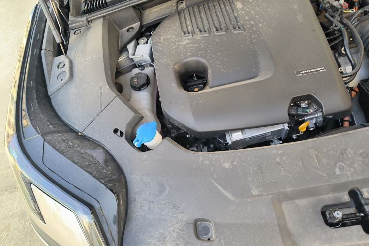 Used Lynk & Co 08 EM-P 2025 220 km All-Wheel-Drive Performance Halo Engine Bay Right