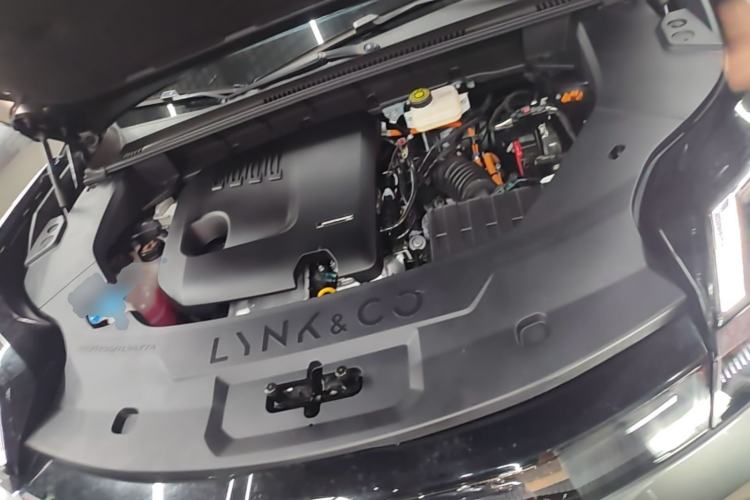 Used Lynk & Co 08 EM-P 2025 120km Long-Range Pro Engine Bay