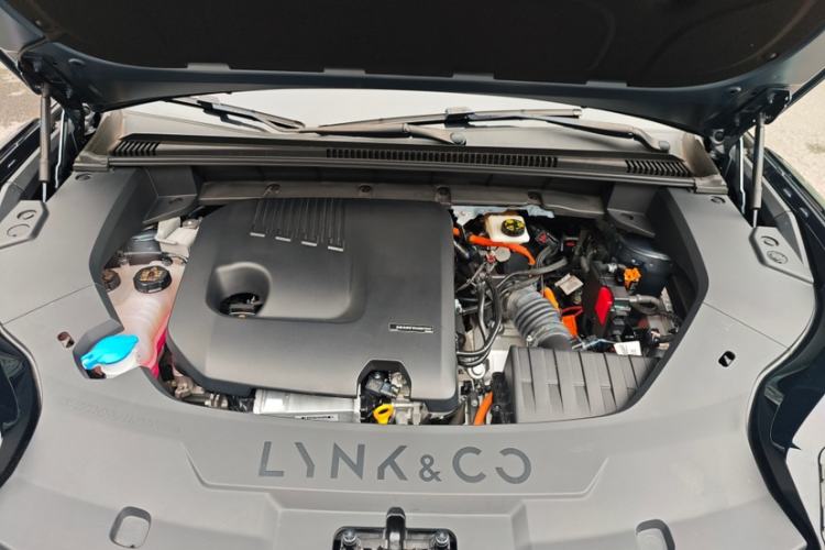 Used Lynk & Co 08 EM-P 2025 245km Ultra-Long Range Halo Engine Bay