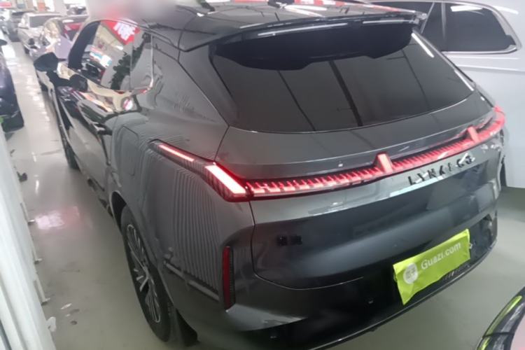 Used Lynk & Co 08 EM-P 2025 120km Long-Range Pro Exterior 2