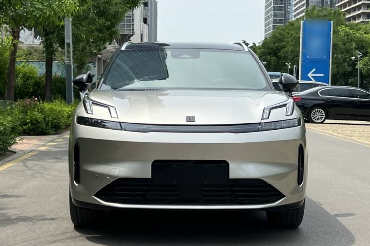 Used Lynk & Co 08 EM-P 2025 120km Long-Range Pro Exterior 3