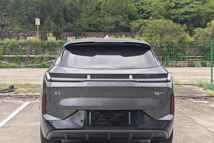 Used Lynk & Co 08 EM-P 2025 120km Long-Range Halo Exterior 4
