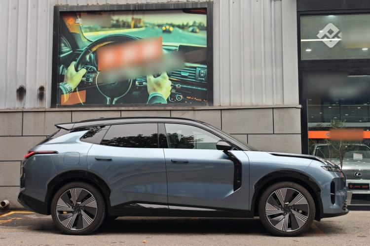Used Lynk & Co 08 EM-P 2025 245km Ultra-Long Range Halo Exterior 4
