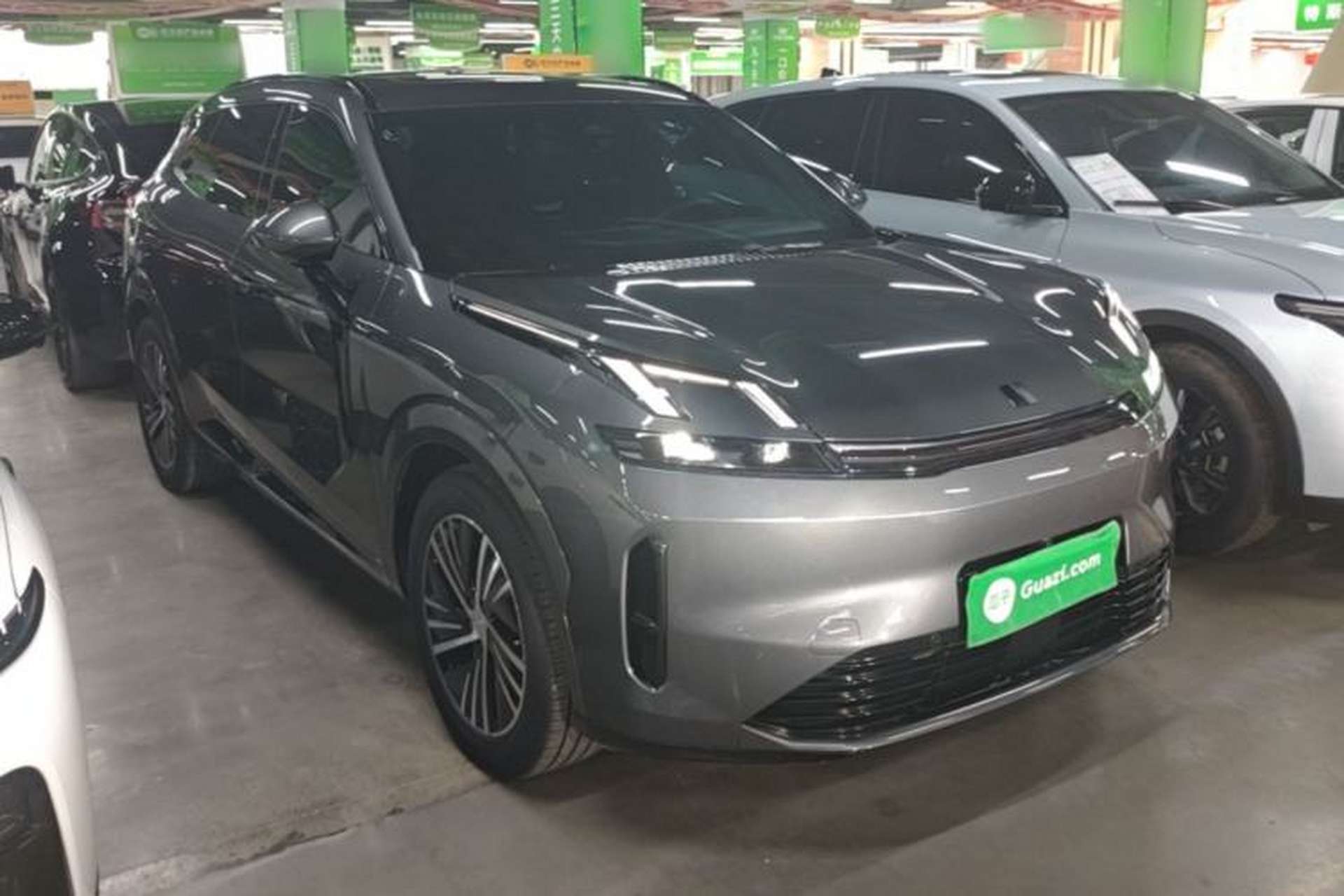 Used Lynk & Co 08 EM-P 2025 120km Long-Range Plus Front Right 45 Deg