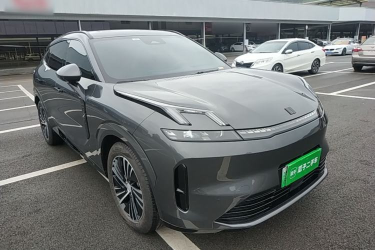 Used Lynk & Co 08 EM-P 2025 120km Long-Range Halo Front Right 45 Deg