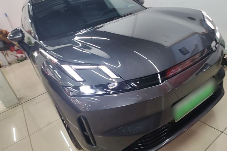 Used Lynk & Co 08 EM-P 2025 120km Long-Range Pro Front Right 45 Deg